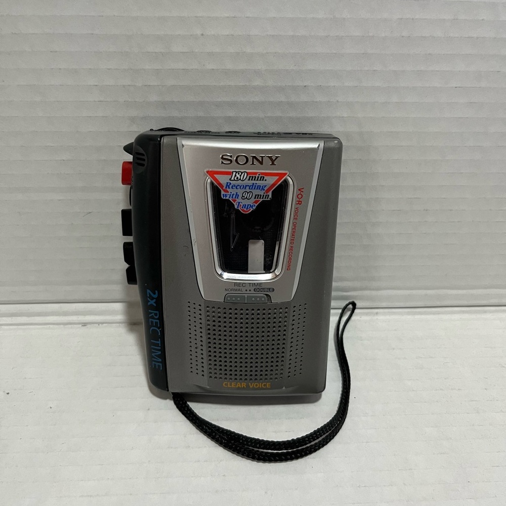 Working -Used-Sony TCM 20 DV Walkman
